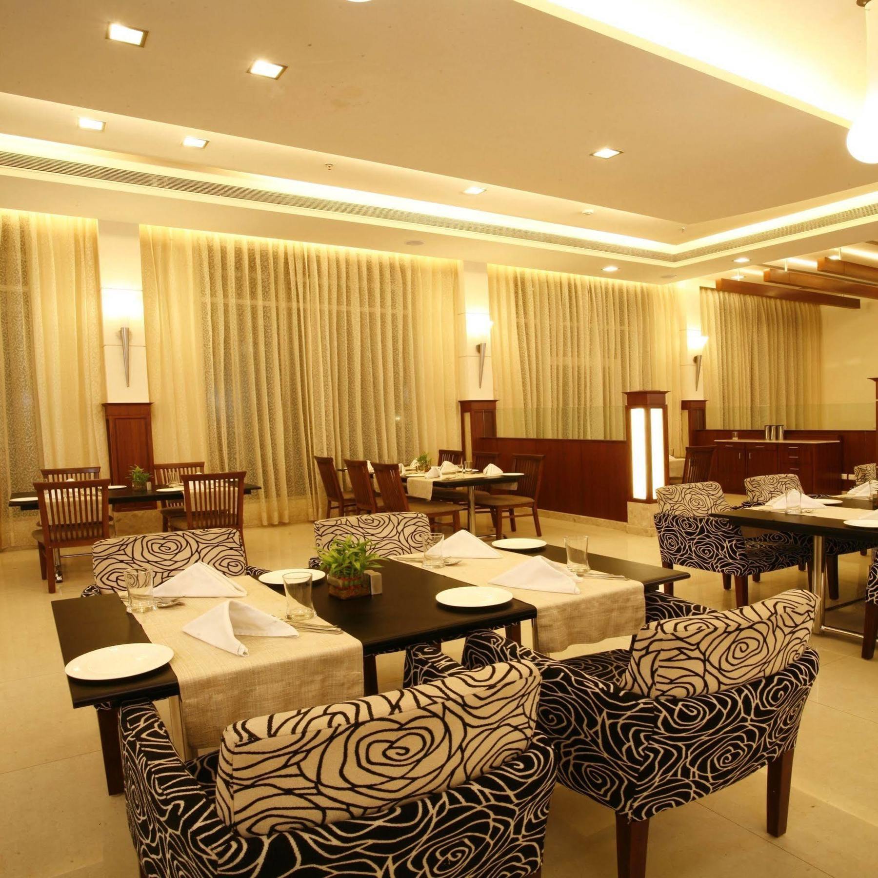 Ambrosia Sarovar Portico Haridwār Eksteriør billede